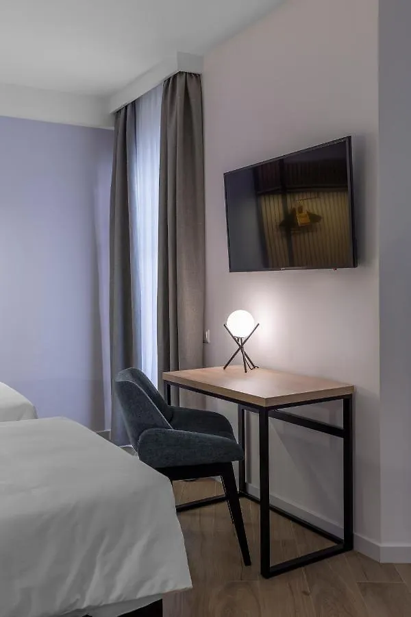 ***  Kontrakt Boutique Hotel Киев Украина